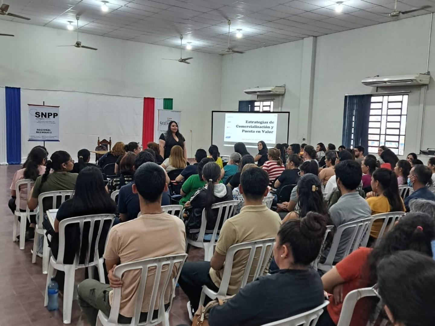 formación emprendedora con masiva participación